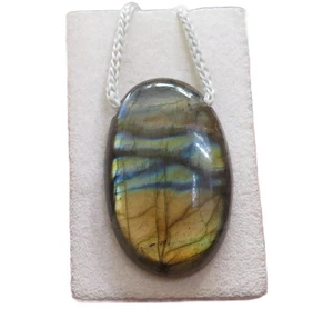 Rimorchio cabochon in labradorite traversamente forato n. 4564 - Foto 1 di 1