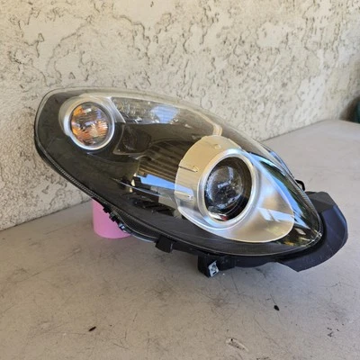 Faro halógeno pasajero derecho Alfa Romeo 4C Spyder 2015-2017 OEM. Foto 1 de 4