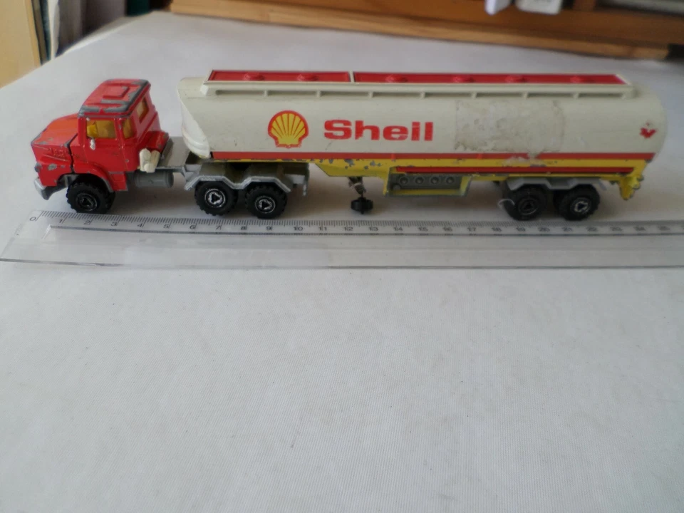 scania semi remorque citerne modele deux essieux  shell - majorette - Photo 1/1