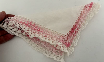 Pañuelo cuadrado vintage antiguo 13" delicado borde de ganchillo rosa suave Foto 1 de 4