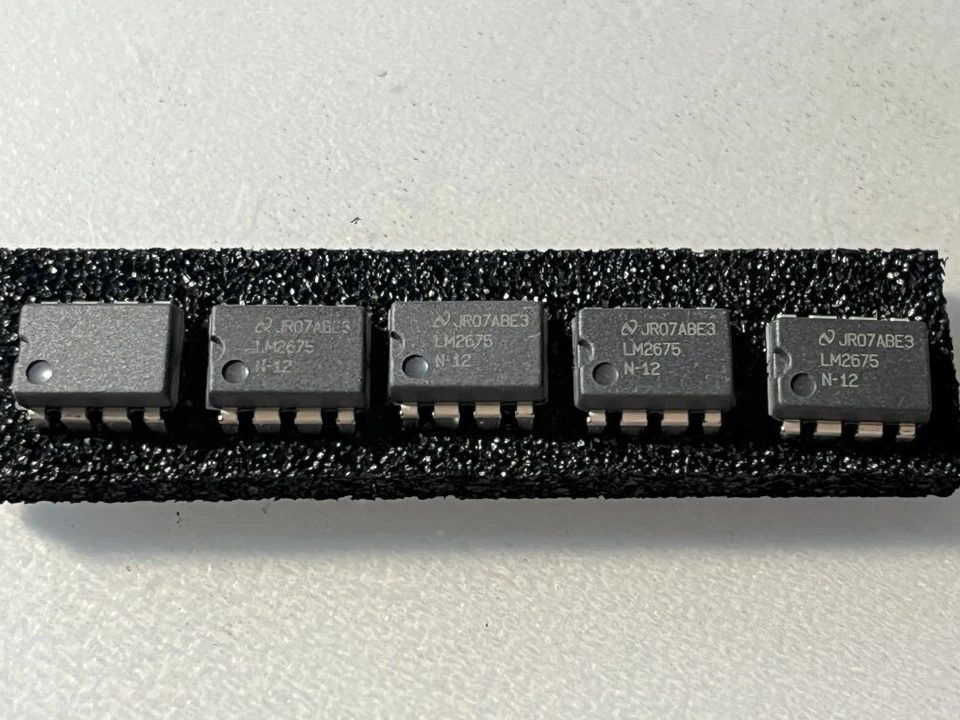 5 x LM2675N-12 (12V Step Down Voltage Regulator) - Image 1 of 1