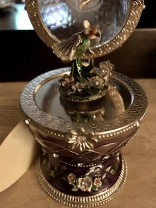 Music Box Collectable  - Picture 1 of 12