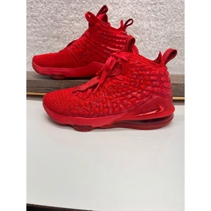 Scarpe da basket Nike LeBron XVII 17 rosse giovani taglia 6,5 anni BQ5594-600 - Foto 1 di 10