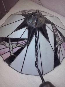 Hübsche, ältere Lampe mit Vogelmotiv im Tiffany-Stil  (Abh. Alsdorf) - Bild 1 von 9