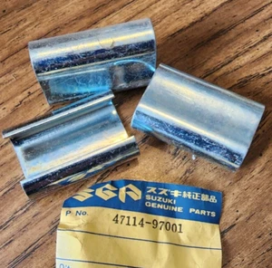 Obsolete NOS OEM SUZUKI Snowmobile Track Link Clip 47114 97001 (lot of 3) - Picture 1 of 7