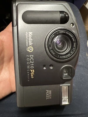 Vintage KODAK Digital Science DC210 Plus Zoom Camera - Image 1 of 4