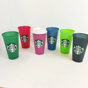 Lotto 6 tazze logo Starbucks plastica riutilizzabili 16 oz 2013 coperchio bicchieri multicolore - Foto 1 di 16