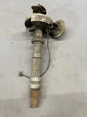 1962 1963 1964 1965 Chevy 283 Camaro Chevelle Impala Distributor 327 Nova V8 OEM - Image 1 of 4