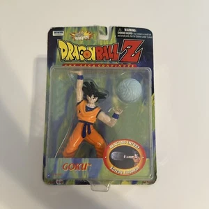 1999 Irwin Dragon Ball Z Goku Blasting Energy Actionfigur mit Energy Ball - Bild 1 von 10