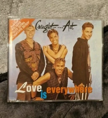 Love Is Everywhere - Caught in the Act - Maxi-CD - Zustand sehr gut  - Bild 1 von 2