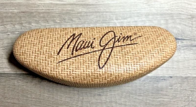 Estuche rígido con abrazadera para gafas de sol con patrón de tejido de canasta marrón Maui Jim (solo estuche) Foto 1 de 4