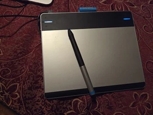 Wacom Intuos CTH-480 Touch Graphics Tablet with Creative Pen And usb Cable - Photo 1/3