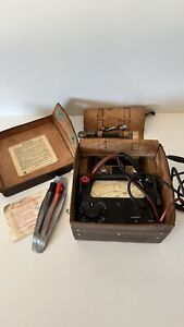 Avometer Model 12 Vintage Universal Multimeter inc case & probes