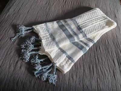 TERRY TOWN Versalles Lanzamiento de Chenilla con Flecos 50" x 60" Artículo No. DP2704 RN 77288 Foto 1 de 4