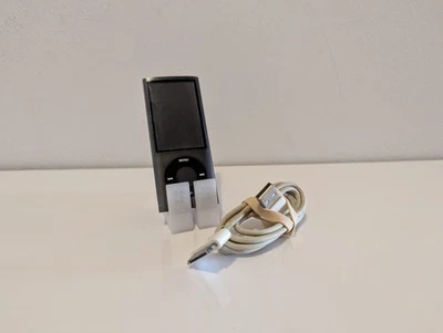 Apple iPod Nano 5ta Generación 8GB Negro A1320 Con Cargador Foto 1 de 2