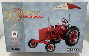 ERTTL 1/16 FARMALL SUPER C Tractor Summer Toy Show 2001 NEW Case IH Umbrella - Picture 1 of 7