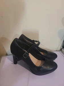Clark's Ladies Black Mary Janes Sz 5 Comfort Collection - Picture 1 of 4