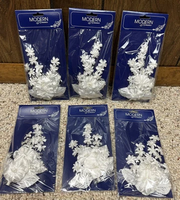 6  *NEW* White Floral Wedding Plastic Hair Combs - Image 1 of 3