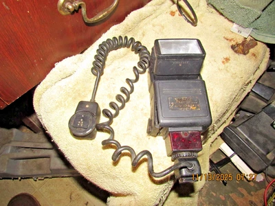 Sunpak Auto 433AF Camera Shoe Mount Flash, WITH originalCORD - Image 1 of 3