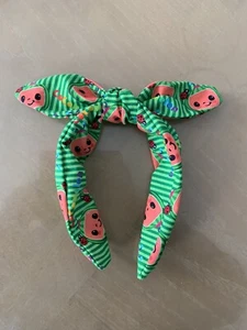 Schönes~Cocomelon~grün~Stoff~Mädchen~Schleifenknoten Stirnband - Bild 1 von 1
