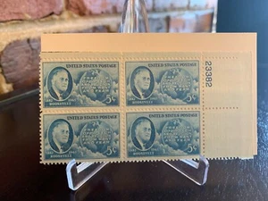 Estampilla de 5 centavos Globo Roosevelt 1946 #933 franqueo de Estados Unidos - bloque de 4 - Imagen 1 de 2