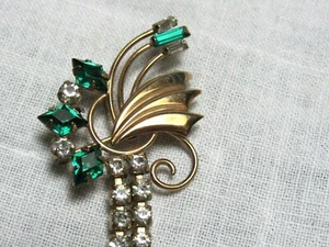 Vintage Signed DECURTIS Gold Filled Pin Pendant Green Clear Rhinestones Drops - Picture 1 of 7