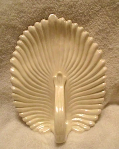 Vintage~Maddux of California~USA~Leaf Shaped Dish~Handle~10.25" x 2 7/8" - Picture 1 of 13