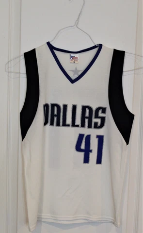 NBA Dallas Mavs Dirk Nowitzki Jersey AT&T Park Anthony Sports Boys Size Medium Cover