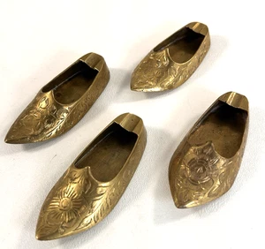 4 Vintage Messing Schuh einzelne persönliche Aschenbecher Made in India Blumenmuster - Bild 1 von 12