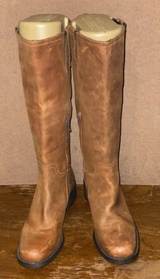 Botas de montar altas Boden talla EU 38 / US 7 para mujer de cuero marrón hechas en Italia Foto 1 de 4