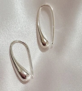 Pendientes de aro de 1" con dije de lágrima alargada de plata de ley 925 genuina - Imagen 1 de 1