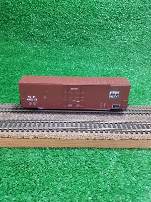 Upgraded Roundhouse HO Western Pacific 50' Hi-Cube Boxcar WP 68213 - Image 1 of 4