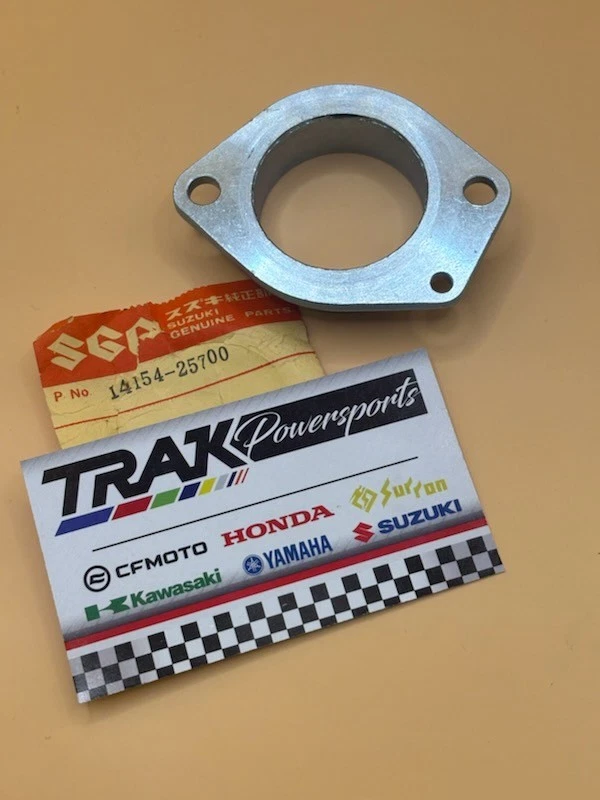 Nuevo de Lote Antiguo Original Suzuki TS90 TS100 Brida de Escape Suzuki 14154-25700 NUEVO OEM Foto 1 de 1