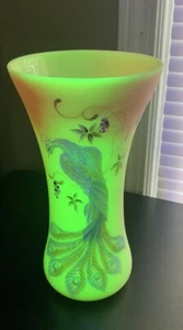 Vintage Signed Fenton Art Glass Burmese Peacock Glowing Vase Limited Stunning - Picture 1 of 14