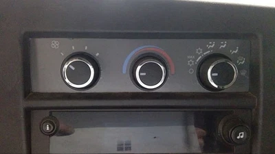 2013 Chevrolet Express 2500 controle de temperatura AC manual usado 200K milhas - Imagem 1 de 4