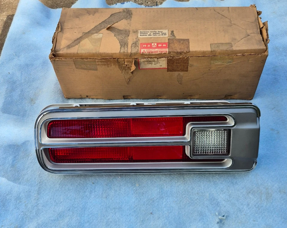 Dodge Colt 1974 cupé sedán nuevo en stock Mitsubishi conjunto de luces traseras derecha izquierda Foto 1 de 4