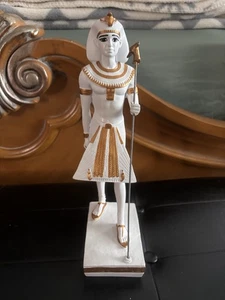 king tut statue - Bild 1 von 9