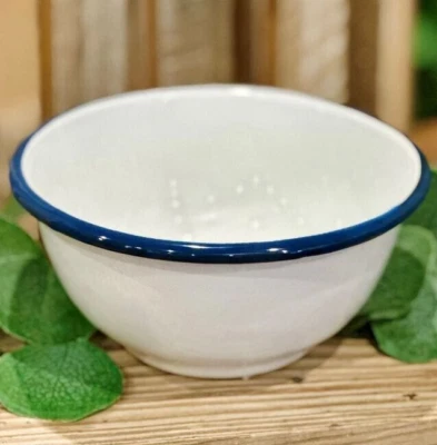 НОВАЯ фермерская ЗЕРНОВАЯ ЧАША эмалированная БЕЛАЯ СИНЯЯ эмаль ретро 2,75 дюйма Hx5,25 дюйма D - Изображение 1 из 2