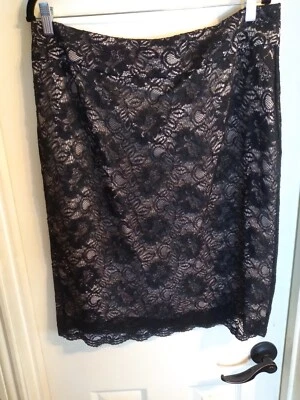 Falda Banana Republic Negra Encaje Sobre Forro Beige Talla 14 Nueva Fairy Grunge Foto 1 de 4