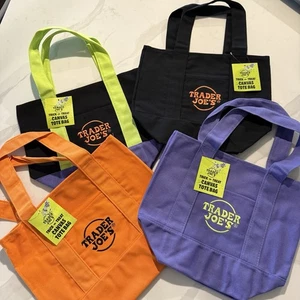 Trader Joeโs ๐ Halloween ๐ Mini Tote Bag (4-pack) *Limited Edition* - Picture 1 of 4