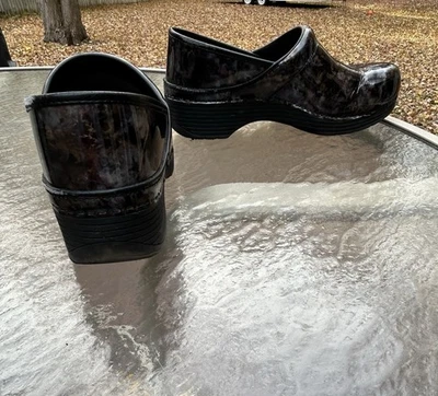 Zapatos zueco para mujer Dansko talla 40 UE cuero mármol metálico EE. UU. 9/9,5 LT PRO Foto 1 de 4