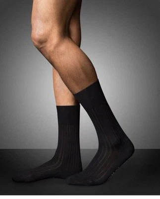 Falke Nº 13 Hombre Piuma Algodón Calcetines Talla 39-40 Azul Marino Oscuro Nuevo Con Etiquetas Foto 1 de 4