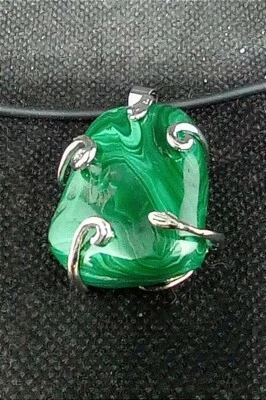 Ciondoli Malachite con gabbia placcato argento minerali  cristalloterapia  - Immagine 1 di 4