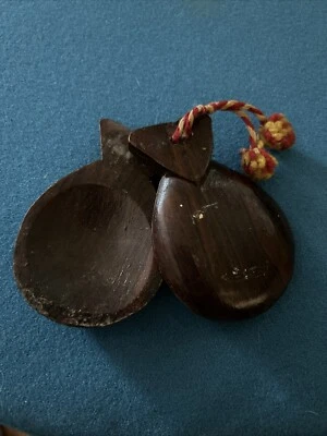 Par de castañuelas de madera talladas a mano de colección ruidosos percusión B-6 Foto 1 de 4