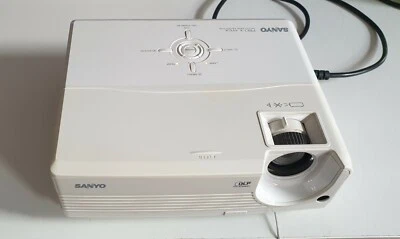 SANYO PDG DSU21E DLP Projektor - Bild 1 von 4