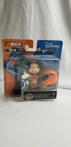 Disney NASCAR Mini Bobblehead Mickey Mouse Paquete de 2 / Casco Daytona 500 2004 NUEVO - Imagen 1 de 12