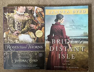 Set of 2 Sandra Byrd Book Novels Bride of a Distant Isle Roses Have Thorns - Imagen 1 de 7