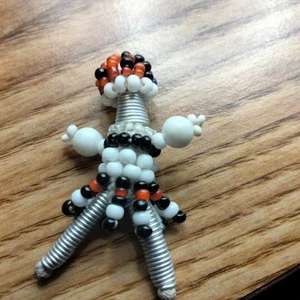 Beaded Ndebele Doll Charm Southern Africa Folk Art Beaded Wire Figurine Vintage - Picture 1 of 5