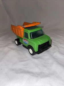 Camión de volteo fundido a presión de juguete de colección Tootsie pintura original verde naranja 6" hecho en EE. UU. - Imagen 1 de 10