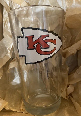 Bar Ware Kansas City Chiefs Bud Lite NFL Football 16oz. Pint Beer Glass Man Cave Cover